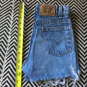 cut off Levi's shorts with orange tab